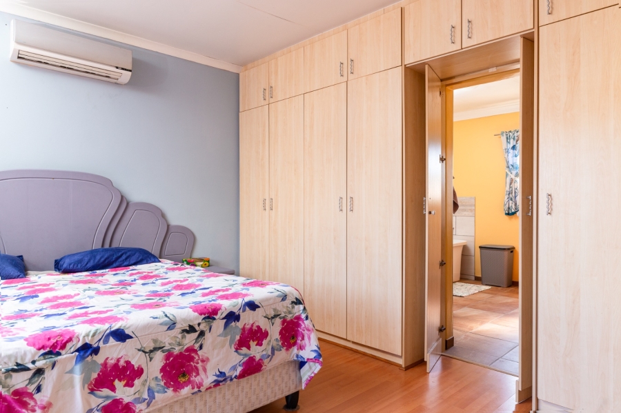 3 Bedroom Property for Sale in Laaiplek Western Cape